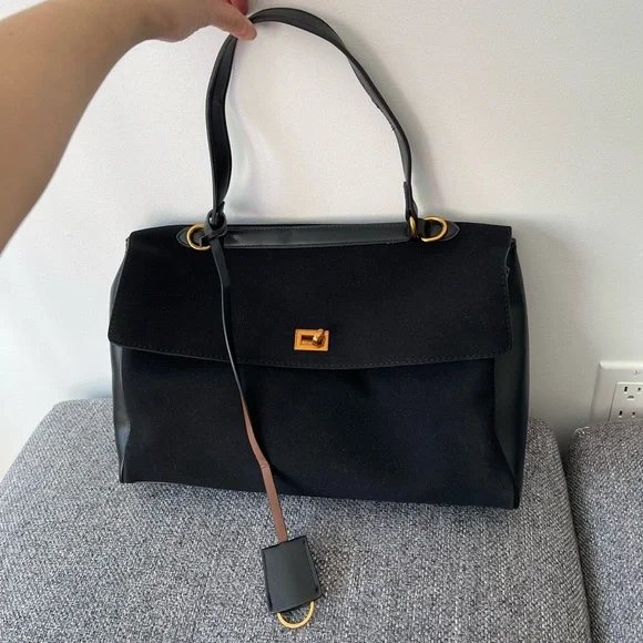 Ladies faux suede handbag - Picture 8 of 13